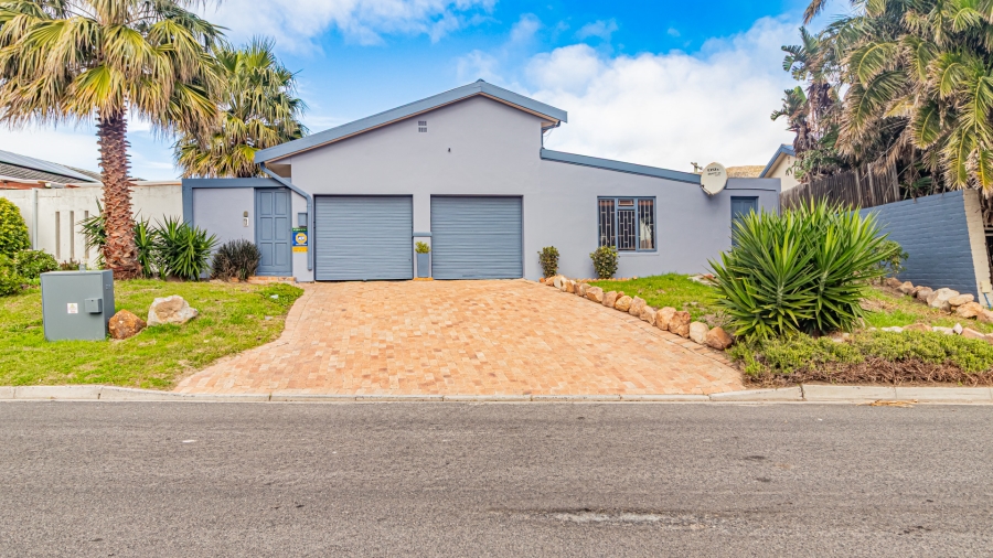 5 Bedroom Property for Sale in Sunnydale Western Cape